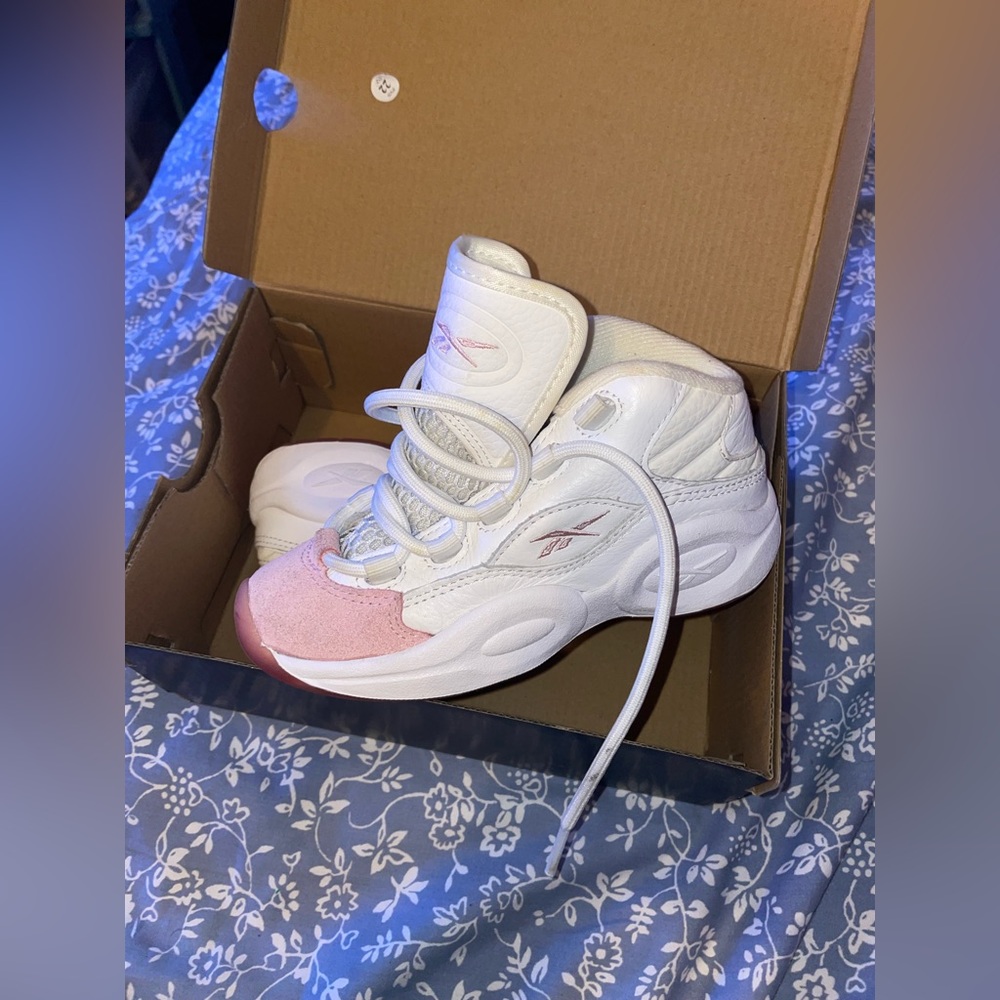 Reebok Question Mid White and Pink size 11